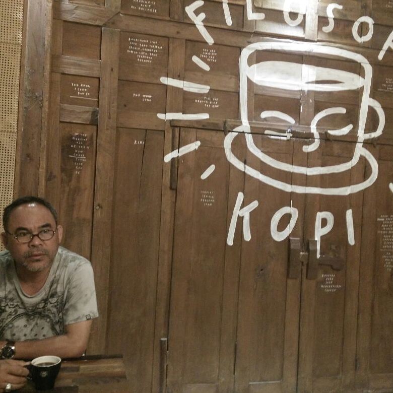 Diskusi di Kedai Kopi